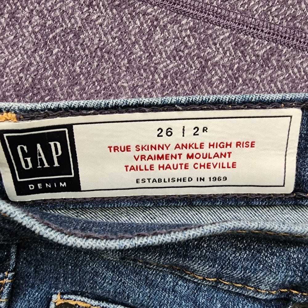 GAP Denim Jeans - Picture 2 of 3